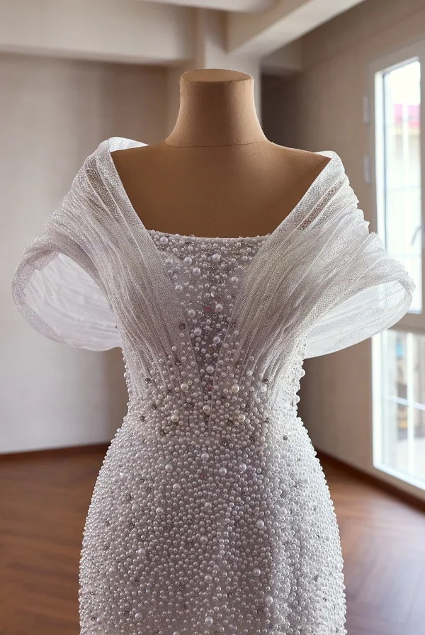 Luxus / Herrlich Weiß Handgefertigt Perlenstickerei Perle Pailletten Strass Brautkleider / Hochzeitskleider 2026 Meerjungfrau Eckiger Ausschnitt Kurze Ärmel Kapelle-Schleppe