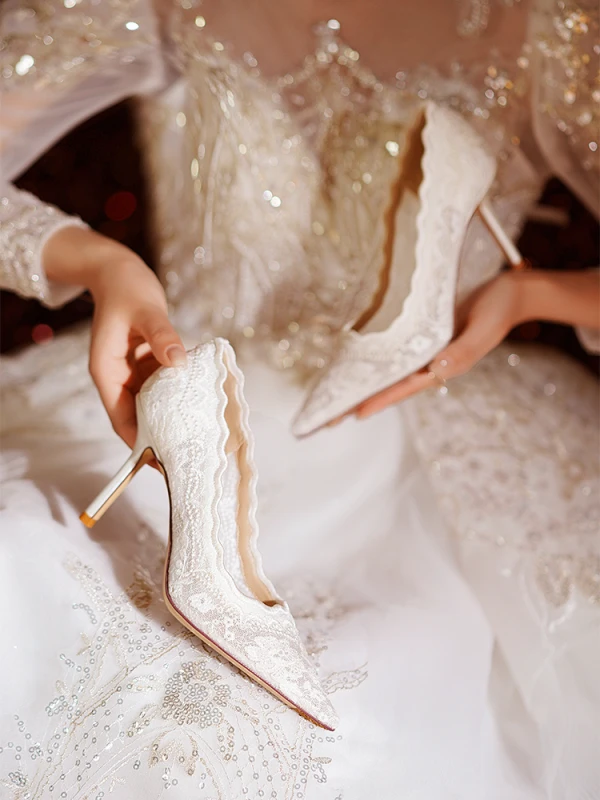 Elegant White Lace Flower Wedding Shoes 2024 8 cm Stiletto Heels Pointed Toe Wedding Pumps High Heels