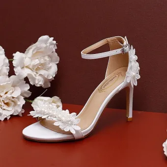 Sexy Blanche Perle En Dentelle Fleur Chaussure De Mariée 2023 Bride Cheville 9 Cm Talons Aiguilles Peep Toes Bout Ouvert Mariage Sandales Talons Hauts