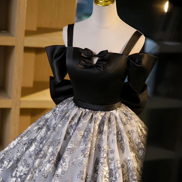 Élégant Noire Robe De Bal 2023 Robe Boule Bretelles Spaghetti Manches Courtes Dos Nu Noeud Longue Promo Robe De Ceremonie