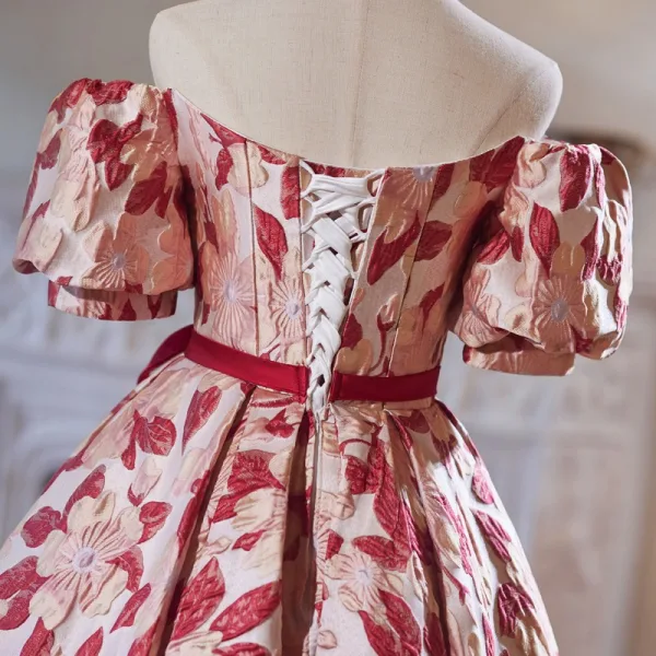 Chic / Beautiful Printing Short Burgundy Homecoming Graduation Dresses 2024 Ball Gown Off-The-Shoulder Backless Bow Sash Short Sleeve Formal Dresses
