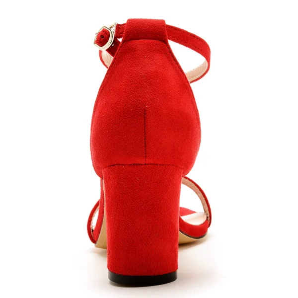 Enkla Röd Gatukläder Casual Mocka Sandaler Dam 2023 Ankelband 7 cm Tjocka Klackar Peep Toe Sandaler Högklackade