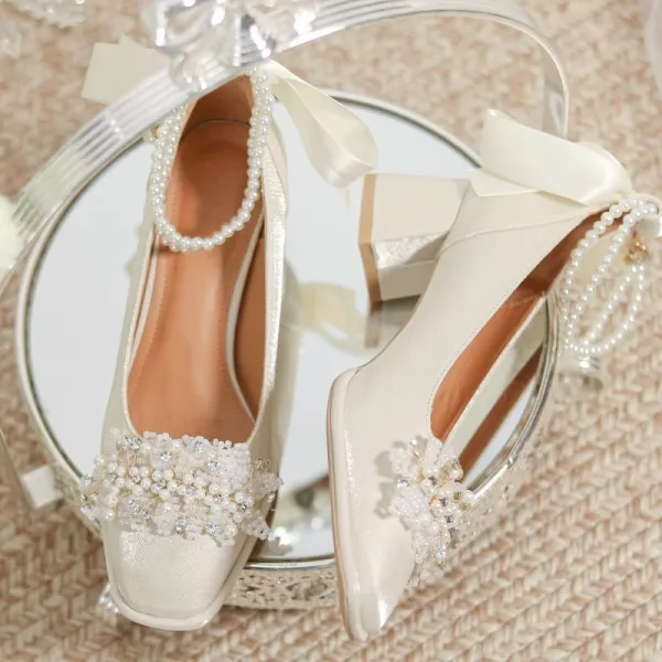 Vintage / Originale Beige Perle Bride Cheville Faux Diamant Satin Chaussure De Mariée 2024 5 cm Talons Épais Pied Carré Mariage Escarpins Talons Hauts
