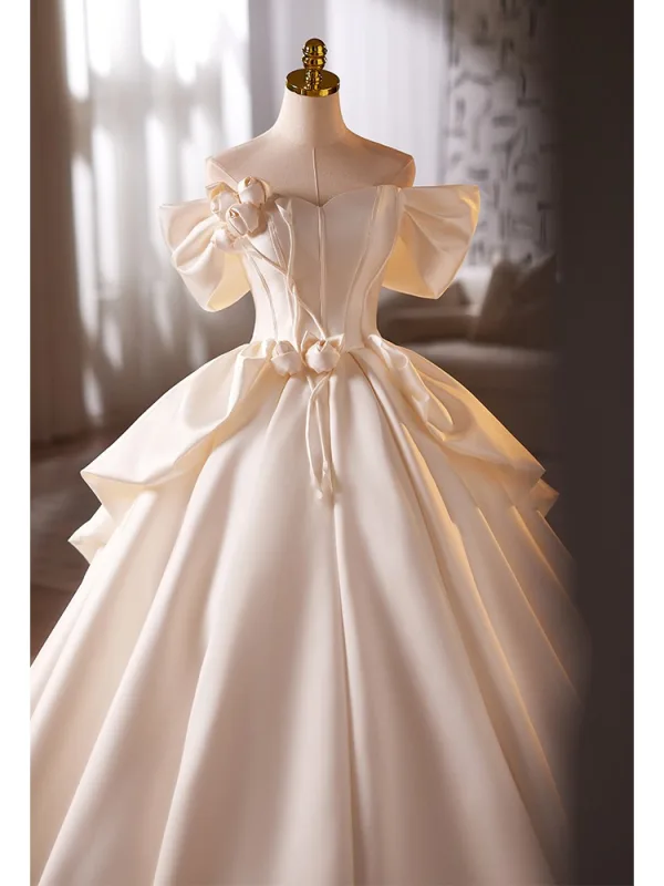 Vintage / Originale Ivoire Appliques Satin Robe De Mariée 2025 Robe Boule De l'épaule Manches Courtes Dos Nu Train De Balayage