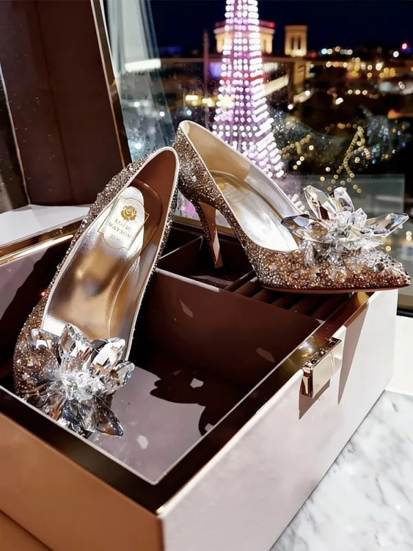 Charmant Argenté Cristal Chaussure De Mariée 2026 6 cm Talons Aiguilles Faux Diamant À Bout Pointu Mariage Escarpins