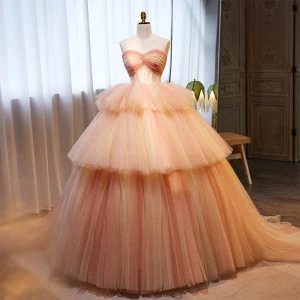 Sjarmerende Rødmende Rosa Gripende Ruffles Ballkjoler 2023 Ballkjole Strapless Uten Ermer Ryggløse Feie Tog Ball Formelle Kjoler