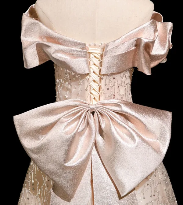 Charmant Champagne Perlage Paillettes Robe De Bal 2025 Princesse De l'épaule Manches Courtes Dos Nu Noeud Train De Balayage Tulle Robe De Ceremonie