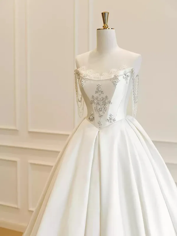 Amazing / Unique Crystal Ivory Satin Wedding Dresses 2025 A-Line / Princess U-Neck Beading Crossed Straps Sweep Train Sleeveless