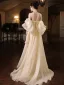 Schöne Champagner Gespaltete Front Ballkleider 2025 A Linie Off Shoulder Kurze Ärmel Rückenfreies Sweep / Pinsel Zug Festliche Kleider