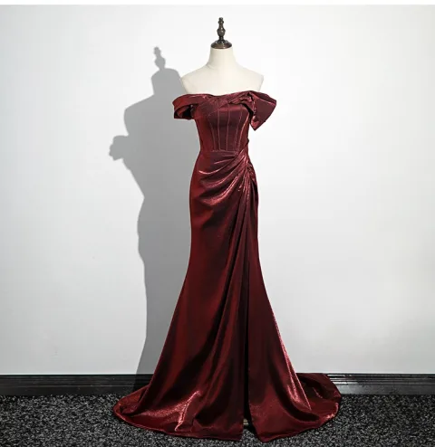 Sexy Bordeaux Fendue devant Robe De Bal 2024 Trompette / Sirène De l'épaule Sans Manches Dos Nu Train De Balayage Promo Robe De Ceremonie