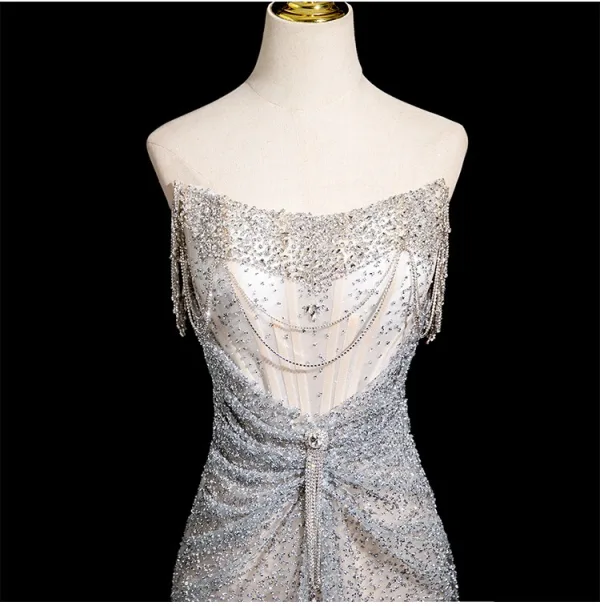 Sexy Silber Grau Perlenstickerei Pailletten Strass Abendkleider 2025 Meerjungfrau Bandeau Ärmellos Rückenfreies Sweep / Pinsel Zug Abend Festliche Kleider