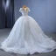High End Weiß Handgefertigt Perlenstickerei Perle Pailletten Brautkleider / Hochzeitskleider 2023 Ballkleid Rundhalsausschnitt Kurze Ärmel Rückenfreies Kapelle-Schleppe Hochzeit