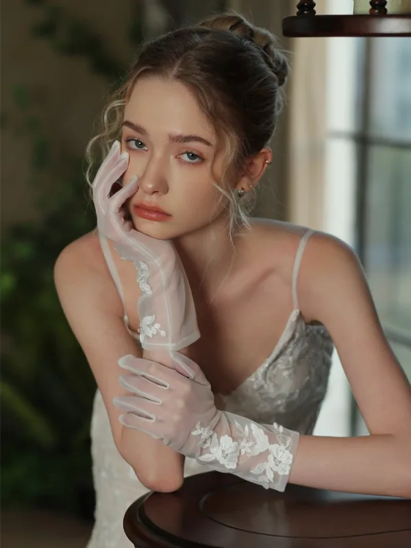 Elegant Lace Flower White Wedding Bridal Gloves 2025 Tulle