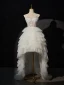 Charmant Blanche Perlage Paillettes Volants en Cascade Asymétrique Plage Robe De Mariée 2024 Robe Boule Bretelles Spaghetti Sans Manches Dos Nu Mariage