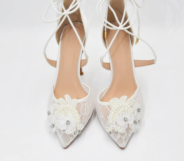 Elegant White Beading Pearl Rhinestone Lace Flower Wedding Shoes 2024 X-Strap 10 cm Stiletto Heels Pointed Toe Wedding Sandals High Heels