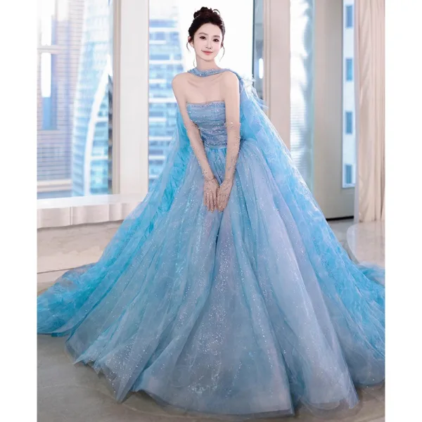 Charmant Himmelblau Pailletten Mit Umhang Ballkleider 2025 Ballkleid Bandeau Ärmellos Rückenfreies Hof-Schleppe Festliche Kleider