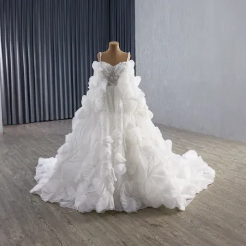 Luxury Gorgeous White Beading Handmade Pearl Sequins Appliques Wedding Dresses 2025 Ball Gown Spaghetti Straps Sleeveless Backless Chapel Train