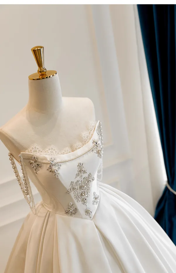 Amazing / Unique Crystal Ivory Satin Wedding Dresses 2025 A-Line / Princess U-Neck Beading Crossed Straps Sweep Train Sleeveless