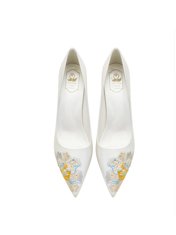 Elegant White Embroidered Satin Wedding Shoes 2024 6 cm Stiletto Heels Pointed Toe Wedding Pumps High Heels