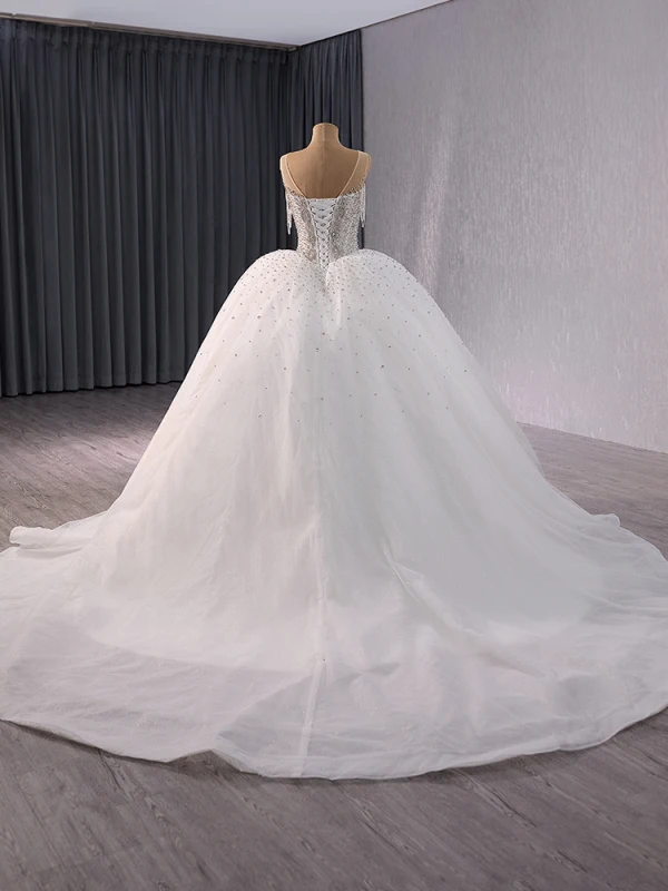 Luxury / Gorgeous White Handmade  Beading Rhinestone Sequins Wedding Dresses 2024 Ball Gown Scoop Neck Sleeveless Backless Chapel Train Wedding