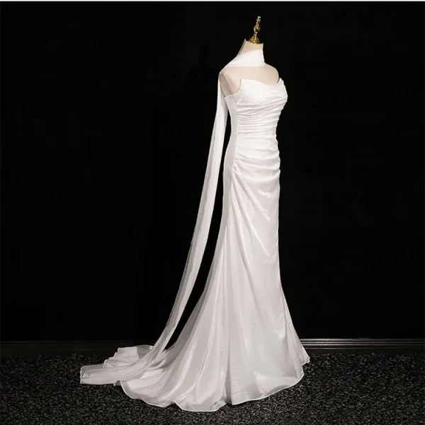 Modest / Simple Amazing / Unique White Wedding Dresses 2024 Trumpet / Mermaid Strapless Sleeveless Backless Sweep Train Wedding