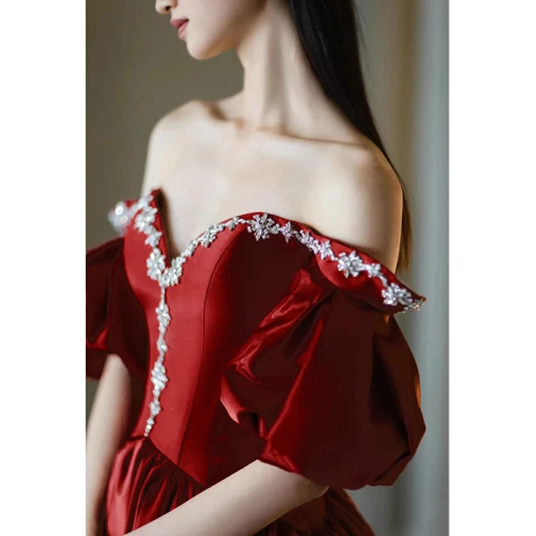 Elegant Burgundy Satin Rhinestone Prom Dresses 2023 A-Line / Princess Off-The-Shoulder Short Sleeve Backless Floor-Length / Long Prom Formal Dresses