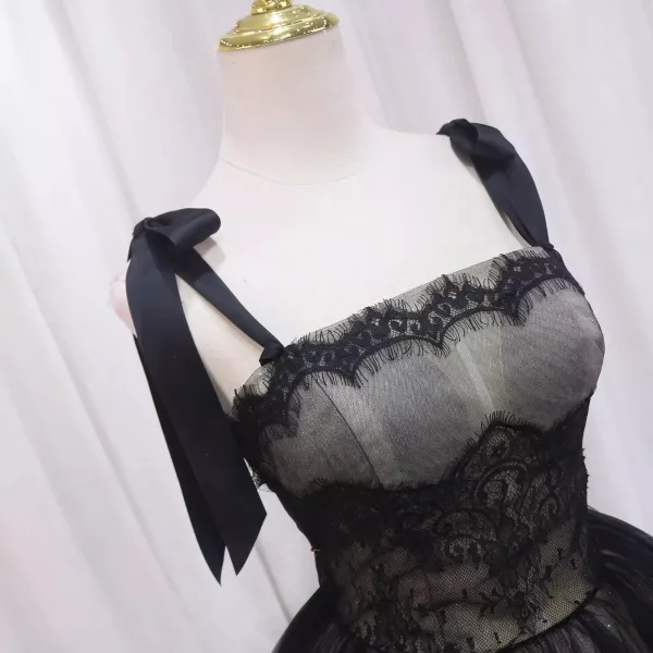 Audrey Hepburn Style Black Lace Prom Dresses 2024 Ball Gown Spaghetti Straps Sleeveless Backless Bow Floor-Length / Long Prom Formal Dresses