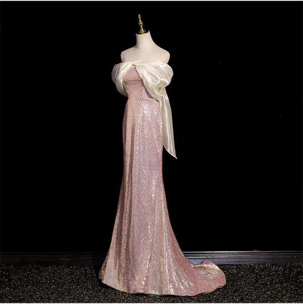 Glitzernden Rosa Pailletten Abendkleider 2024 Meerjungfrau Off Shoulder Schleife Ärmellos Rückenfreies Sweep / Pinsel Zug Abend Festliche Kleider