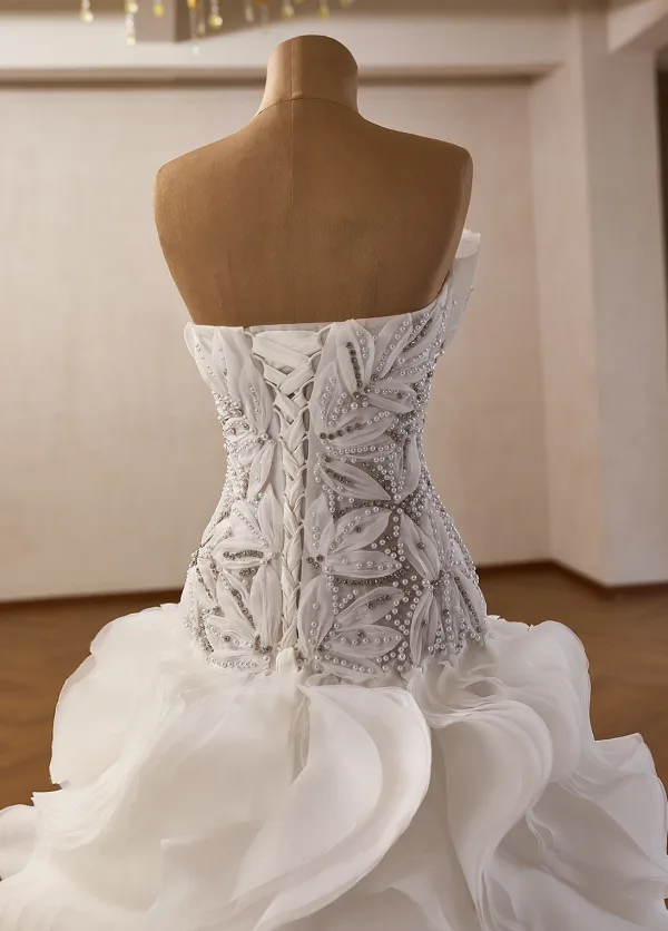 Luxe Blanche Paillettes Perle Faux Diamant Volants Robe De Mariée 2026 Trompette / Sirène Bustier Sans Manches Dos Nu Chapel Train