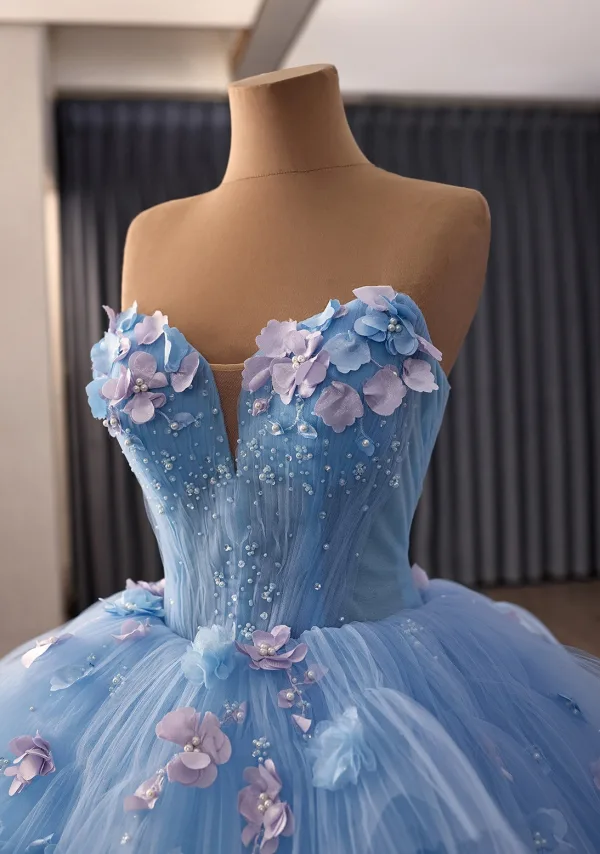 Blumenfee Himmelblau Applikationen Perle Ballkleider 2026 Ballkleid Bandeau Ärmellos Rückenfreies Kapelle-Schleppe Festliche Kleider