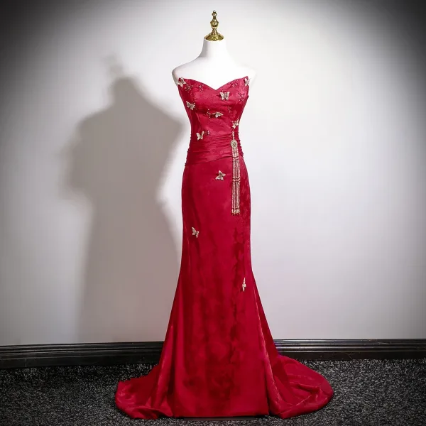 Sexy Burgundy Beading Rhinestone Butterfly Evening Dresses 2025 Trumpet / Mermaid Strapless Sleeveless Backless Sweep Train Formal Dresses