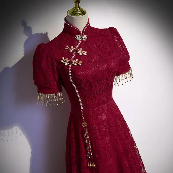 Chinese style Burgundy Pearl Rhinestone Lace Flower Evening Dresses 2022 A-Line / Princess High Neck Short Sleeve Floor-Length / Long Evening Party Formal Dresses