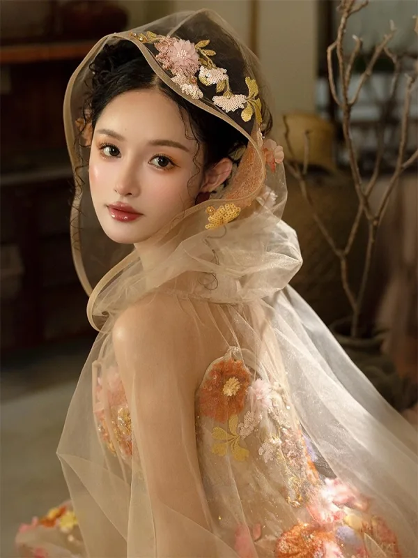 Blumenfee Champagner Perlenstickerei Pailletten Spitze Blumen Festliche Kleider 2025 Mit Umhang A Linie Bandeau Ärmellos Rückenfreies Lange Ballkleider
