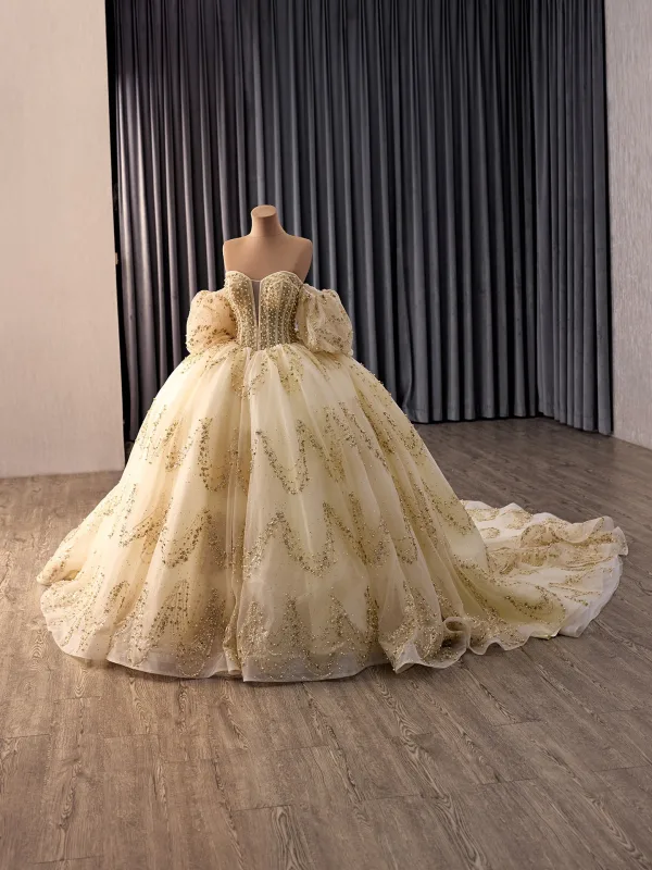 Luxury / Gorgeous Sparkly Champagne Beading Pearl Sequins Ruffle Wedding Dresses 2026 Ball Gown Sweetheart Sleeveless Backless Bow Chapel Train