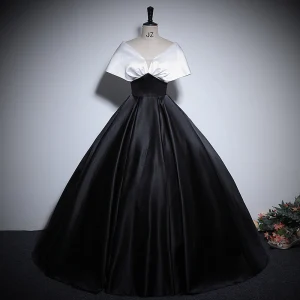 Audrey Hepburn Style Black Satin Prom Dresses 2024 Ball Gown V Neck Short Sleeve Backless Floor Length Long Prom Formal Dresses