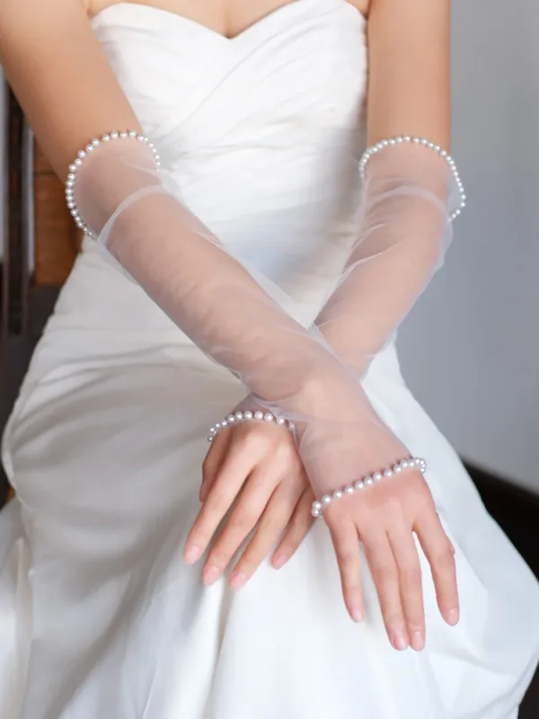 Modest / Simple White Pearl Wedding Bridal Gloves 2025 Tulle