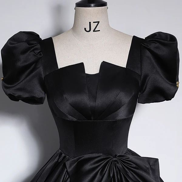 Elegant Black Satin Prom Dresses 2023 Ball Gown Square Neckline Puffy Short Sleeve Bow Backless Floor-Length / Long Prom Formal Dresses
