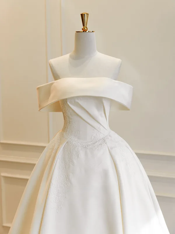 Vintage Weiß Spitze Blumen Satin Brautkleider / Hochzeitskleider 2026 Ballkleid Off Shoulder Kurze Ärmel Rückenfreies Lange