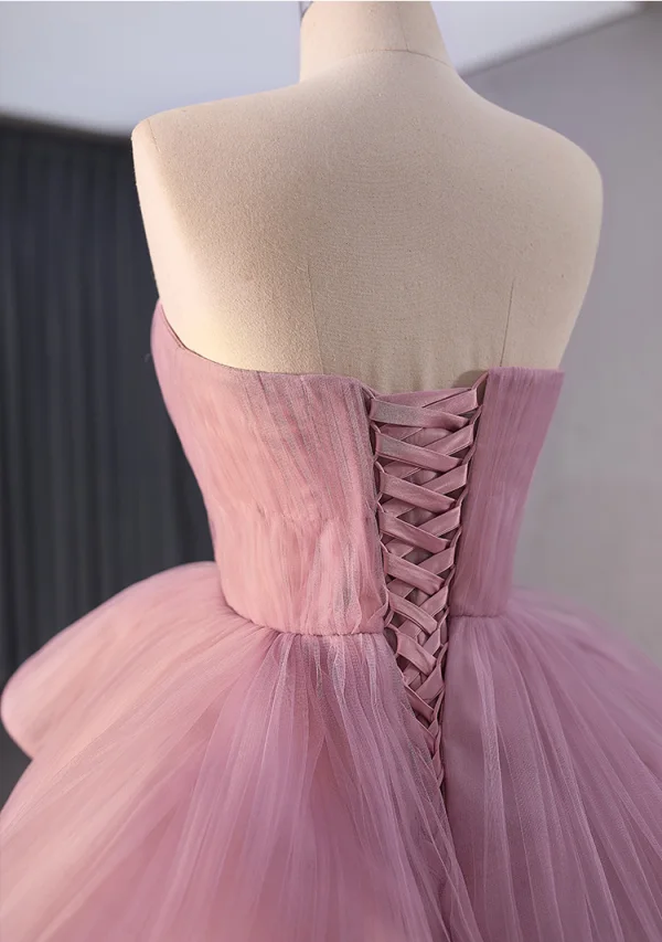 Mote Rødmende Rosa Gripende Ruffles Ballkjoler 2024 Ballkjole Kjæreste Uten Ermer Ryggløse Feie Tog Ball Formelle Kjoler
