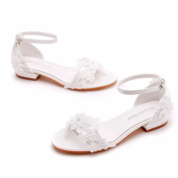 Schöne Weiß Spitze Blumen Brautschuhe 2025 Knöchelriemen Peeptoes Low Heel Hochzeit Sandaletten Hochhackige