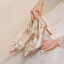 Charmant Doré Perle Bride Cheville Faux Diamant Noeud Chaussure De Mariée 2023 7 cm Talons Aiguilles À Bout Pointu Mariage Escarpins Talons Hauts