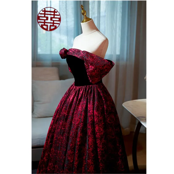 Vintage / Retro Burgundy Printing Prom Dresses 2022 A-Line / Princess Off-The-Shoulder Puffy Short Sleeve Backless Floor-Length / Long Formal Dresses