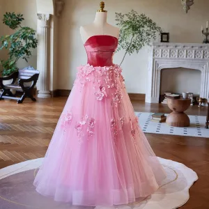 Eventyr Rødmende Rosa Blomst 3d Lace Ballkjoler 2024 Tyll Formelle Kjoler Prinsesse Kryssede Stropper Lange Strapless Uten Ermer