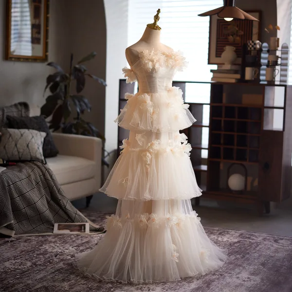 Charming Champagne Appliques Cascading Ruffles Wedding Dresses 2025 A-Line / Princess Strapless Sleeveless Backless Floor-Length / Long