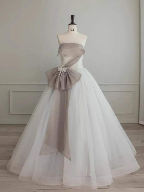 Chic / Beautiful Grey Pearl Sequins Bow Prom Dresses 2023 Ball Gown Strapless Sleeveless Backless Floor-Length / Long Prom Formal Dresses