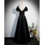 Élégant Noire Satin Robe De Bal 2023 Princesse Perle Encolure Dégagée Manches Courtes Dos Nu Longue Promo Robe De Ceremonie