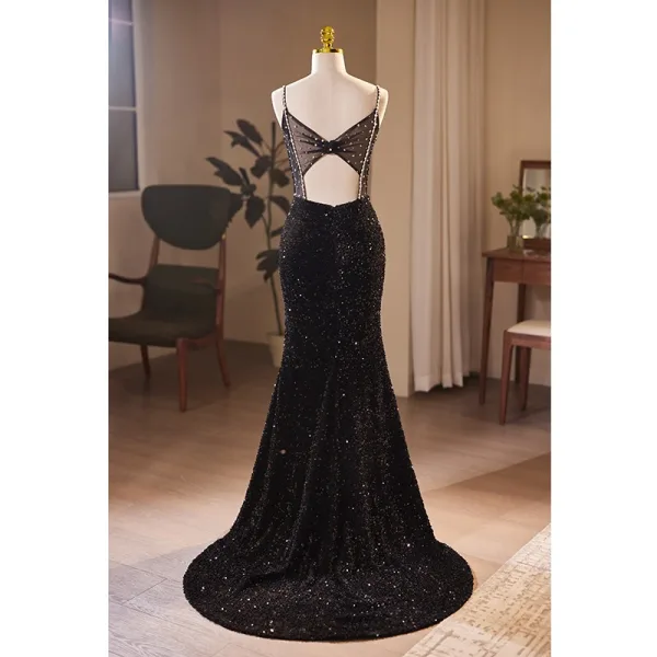 Sexy Noire Paillettes Robe De Soirée 2024 Trompette / Sirène Bretelles Spaghetti Sans Manches Dos Nu Train De Balayage Soirée Robe De Ceremonie