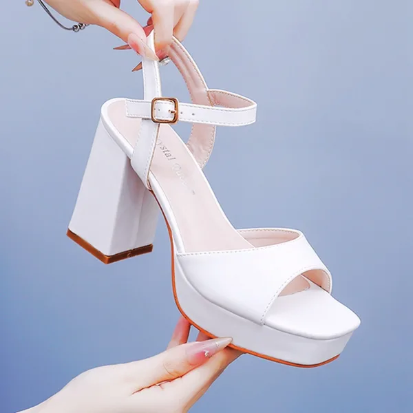 Minimalistisch Weiß Knöchelriemen Brautschuhe 2025 9 cm Thick Heels Peeptoes Hochzeit Sandaletten Hochhackige