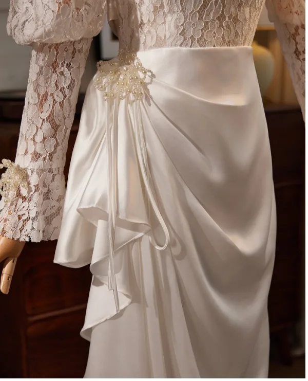 Vintage / Retro Ivory Beading Pearl Lace Flower Satin Engagement Wedding Dresses 2025 Trumpet / Mermaid High Neck Long Sleeve Backless Bow Tea-length