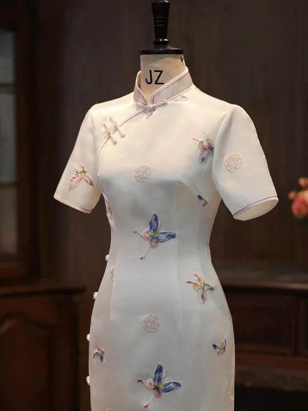 Chinese style White Embroidered Butterfly Tea-length Cheongsam 2026 Trumpet / Mermaid High Neck Short Sleeve